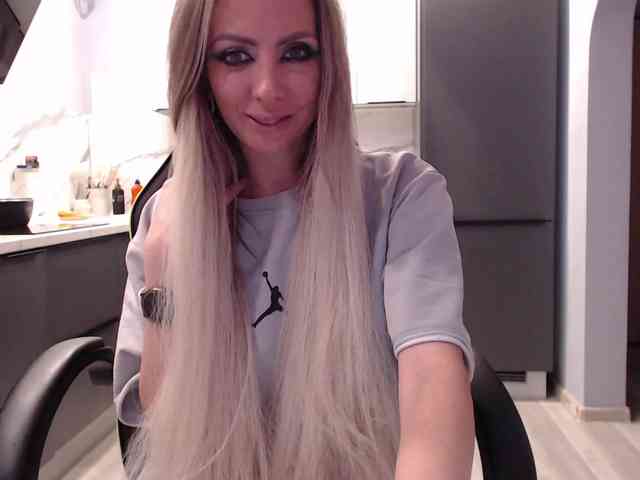 blondalina webcam