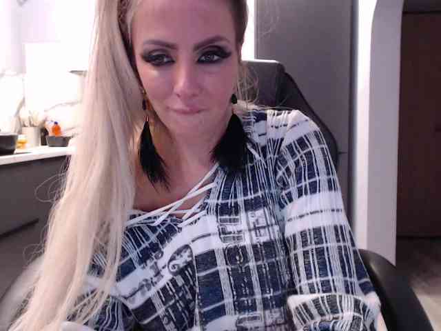 blondalina webcam