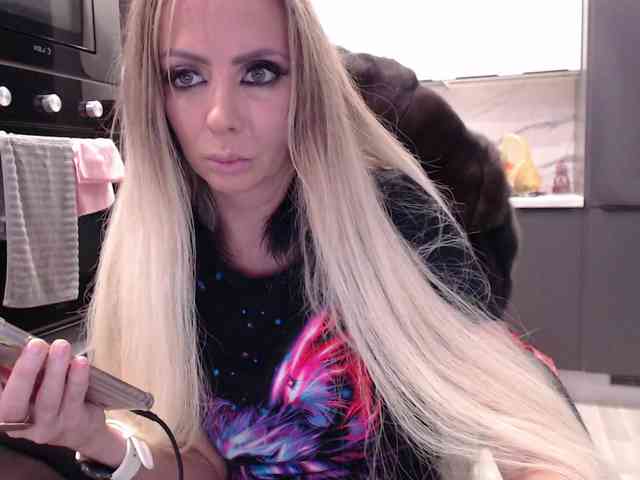 blondalina webcam