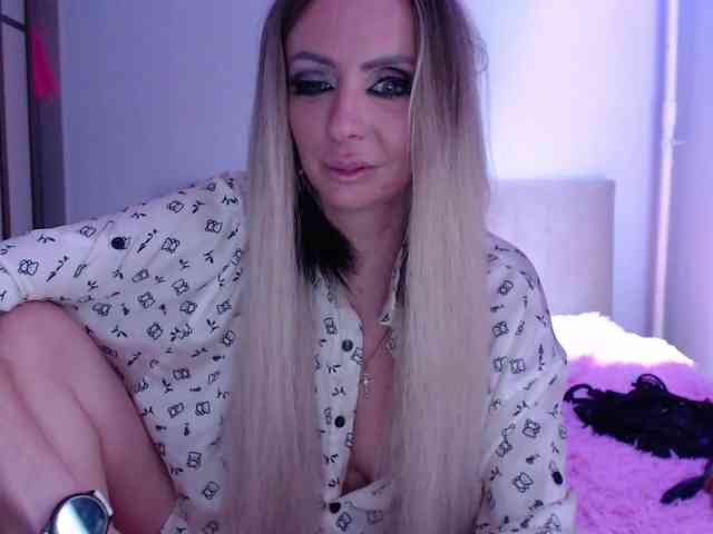 blondalina webcam