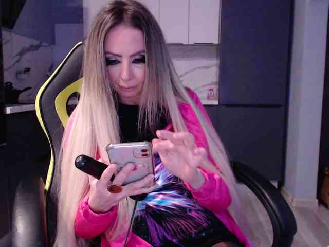 blondalina webcam