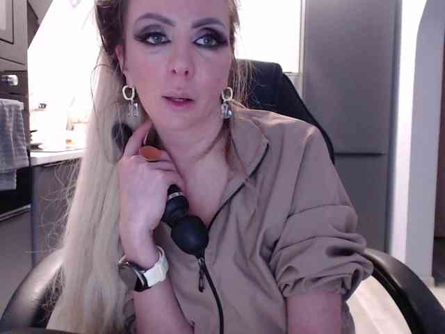 blondalina webcam