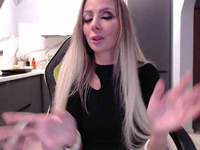 blondalina webcam