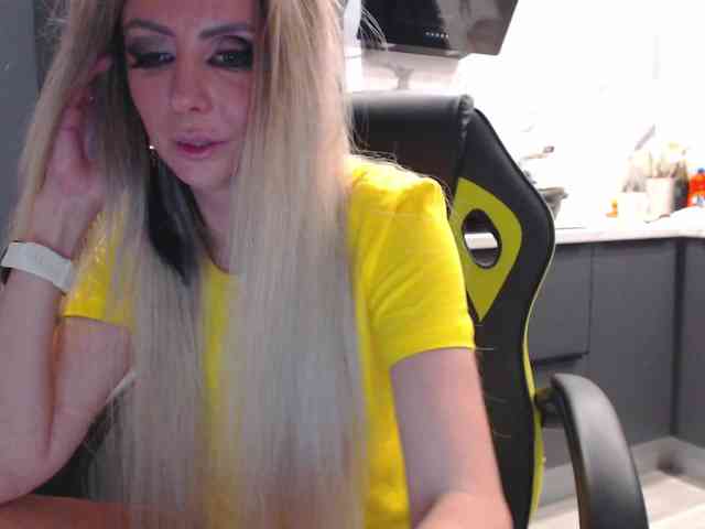 blondalina webcam