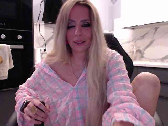 blondalina webcam