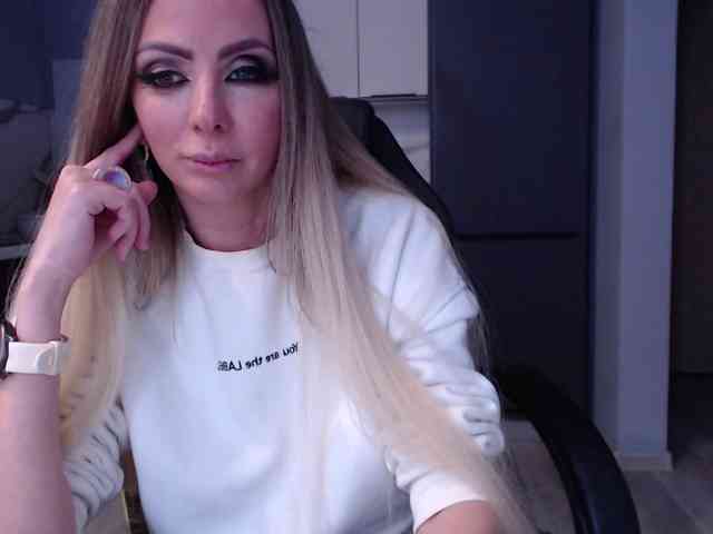 blondalina webcam