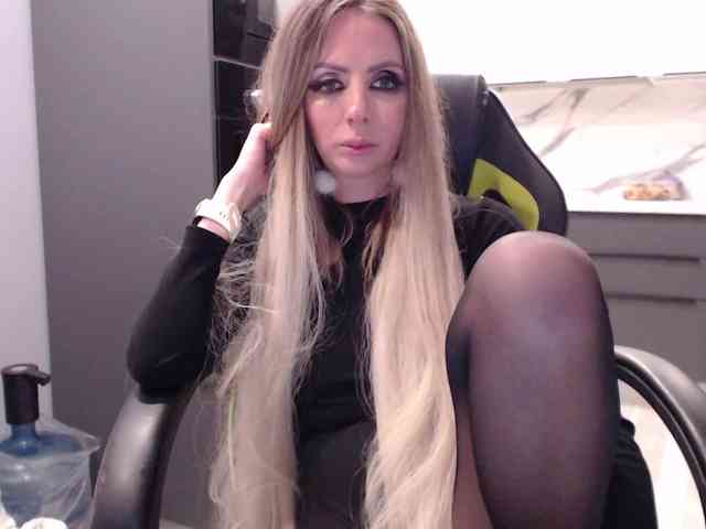 blondalina webcam