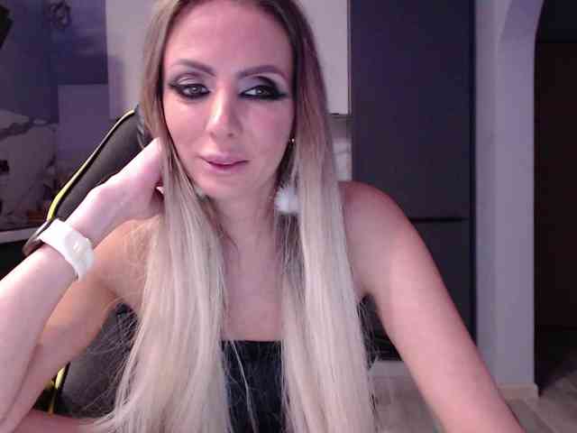 blondalina webcam