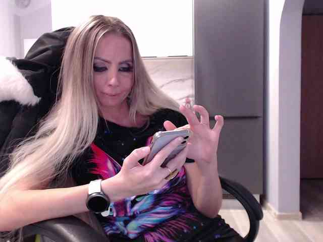 blondalina webcam