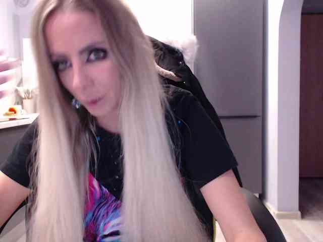 blondalina webcam