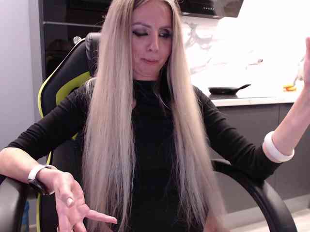 blondalina webcam