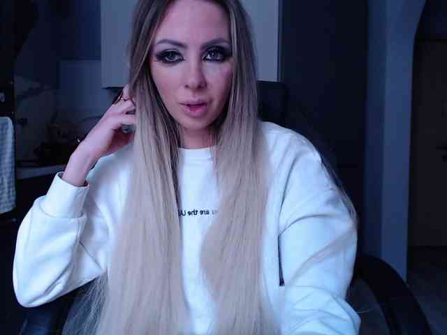 blondalina webcam