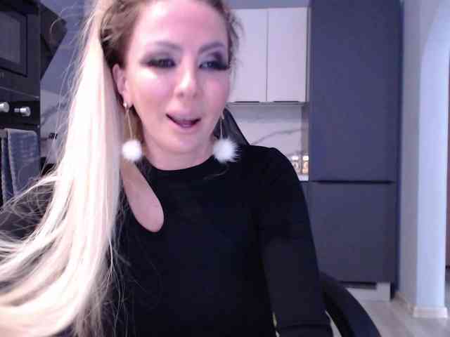 blondalina webcam