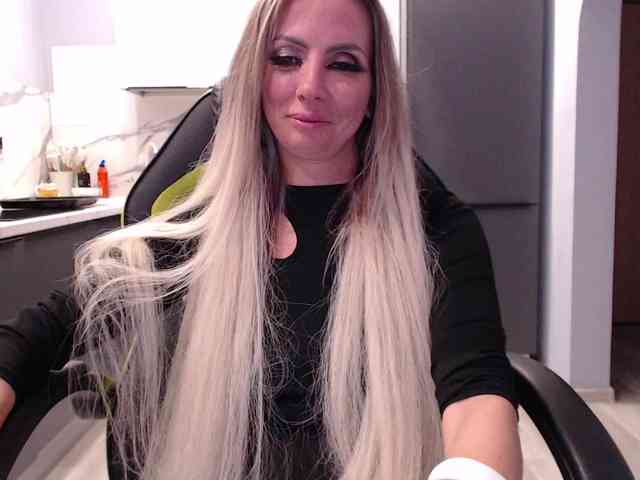 blondalina webcam