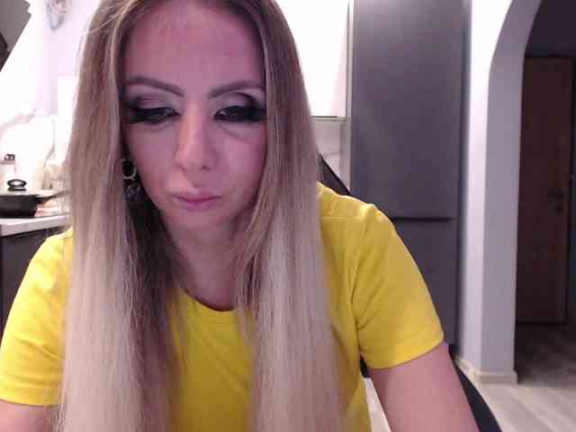 blondalina webcam