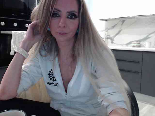 blondalina webcam