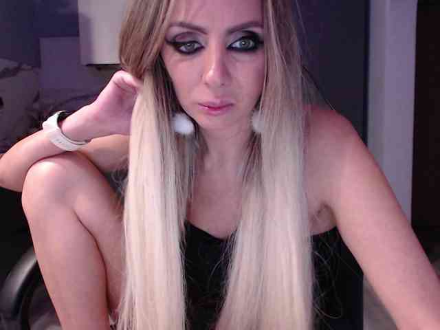 blondalina webcam