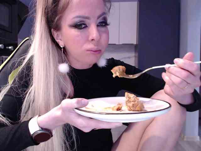 blondalina webcam