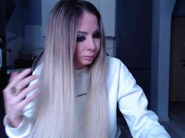 blondalina webcam