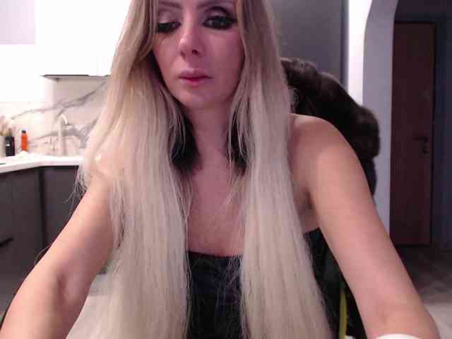 blondalina webcam
