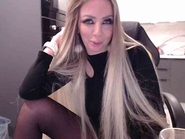 blondalina webcam