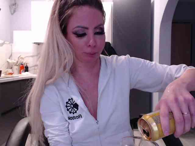 blondalina webcam