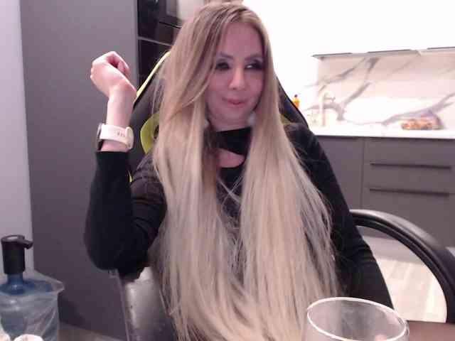 blondalina webcam