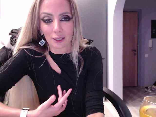 blondalina webcam
