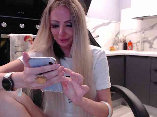 blondalina webcam