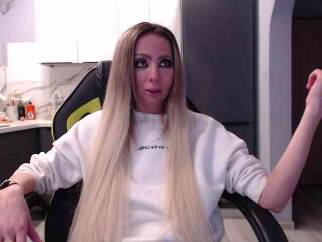 blondalina webcam