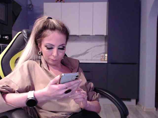 blondalina webcam
