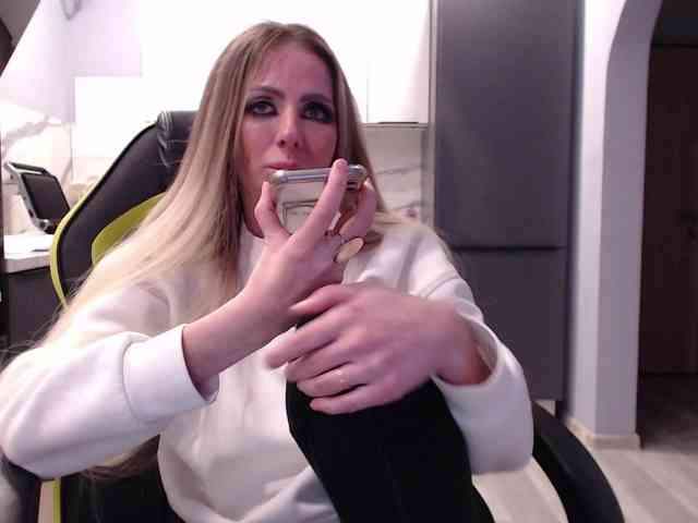 blondalina webcam