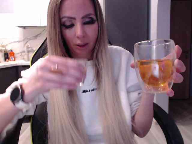 blondalina webcam