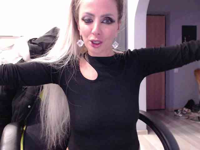 blondalina Live Webcam on BongaCams