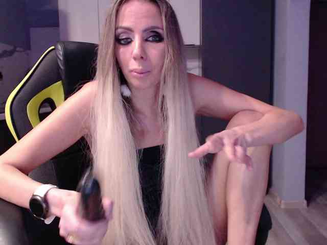 blondalina webcam