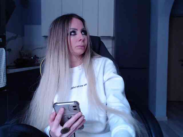 blondalina webcam