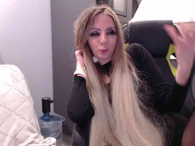 blondalina webcam