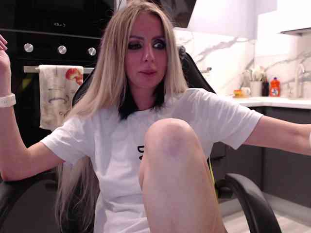 blondalina webcam
