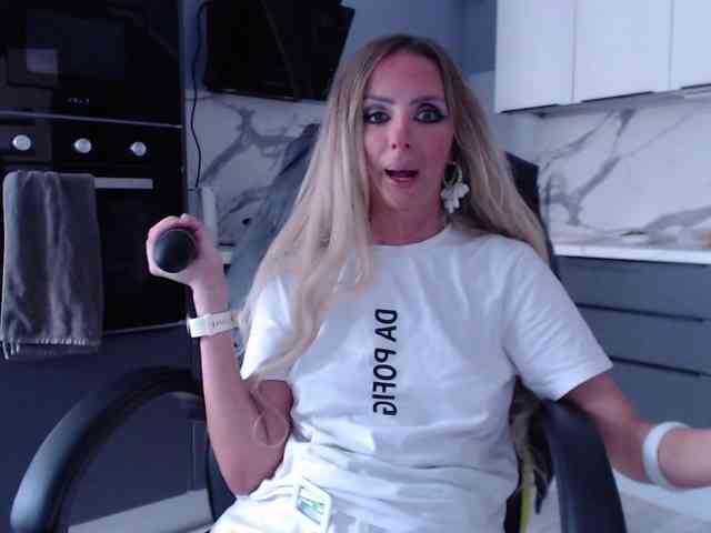 blondalina webcam