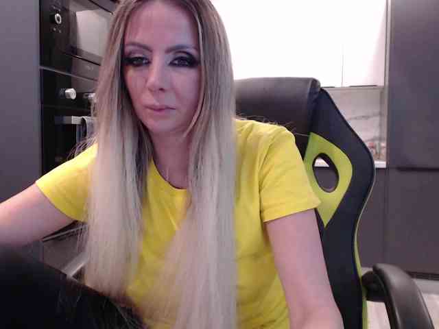 blondalina webcam