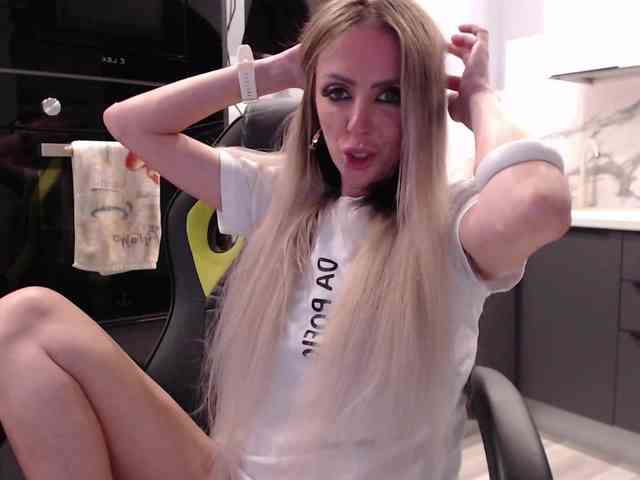 blondalina webcam