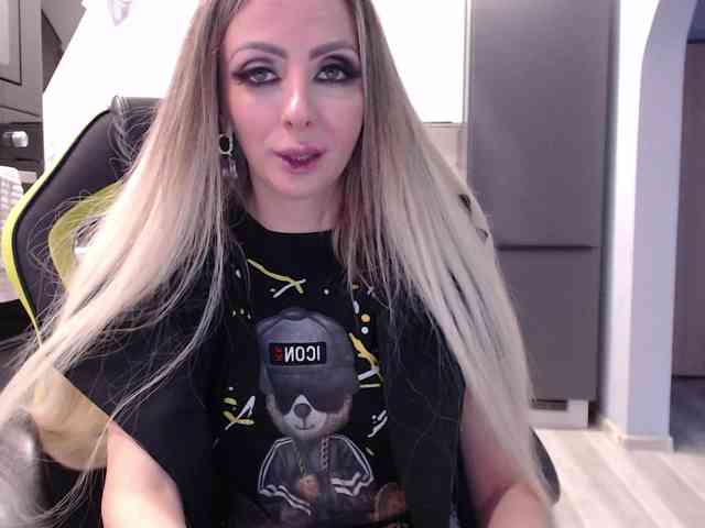blondalina webcam