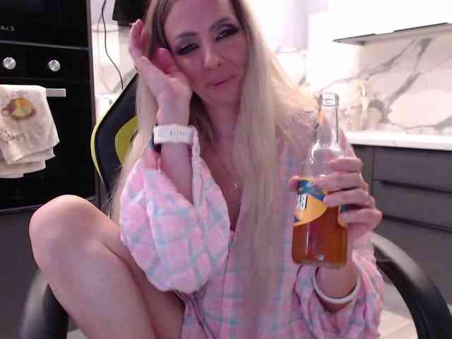 blondalina webcam