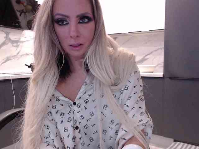 blondalina webcam