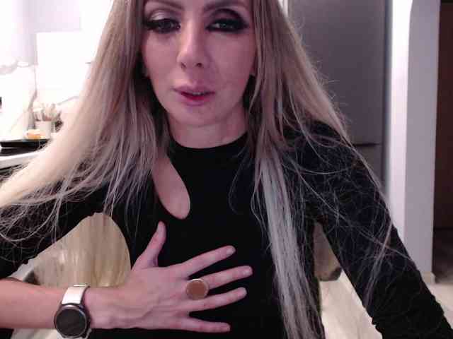 blondalina webcam