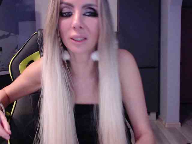 blondalina webcam