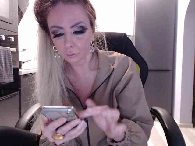 blondalina webcam