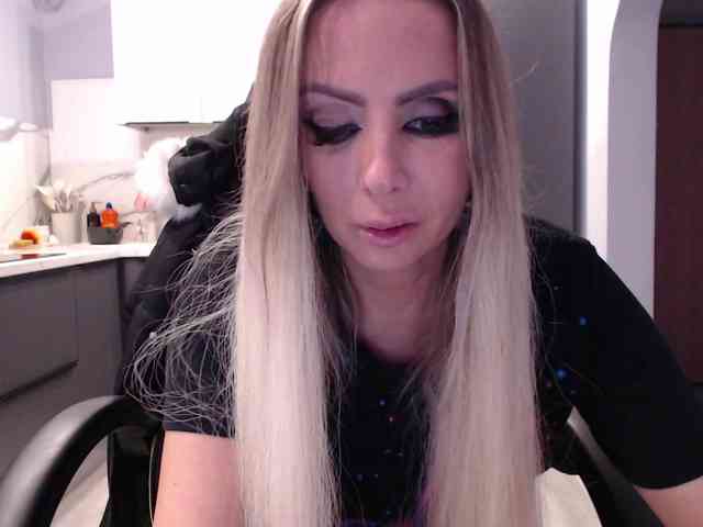 blondalina webcam