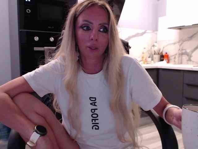 blondalina webcam