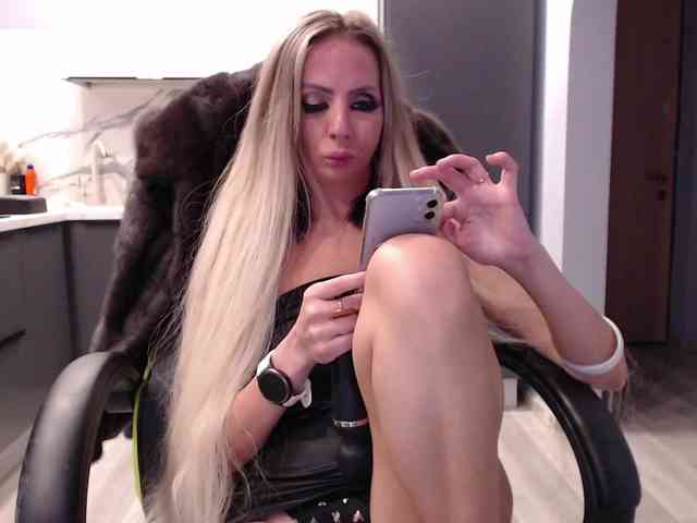 blondalina webcam